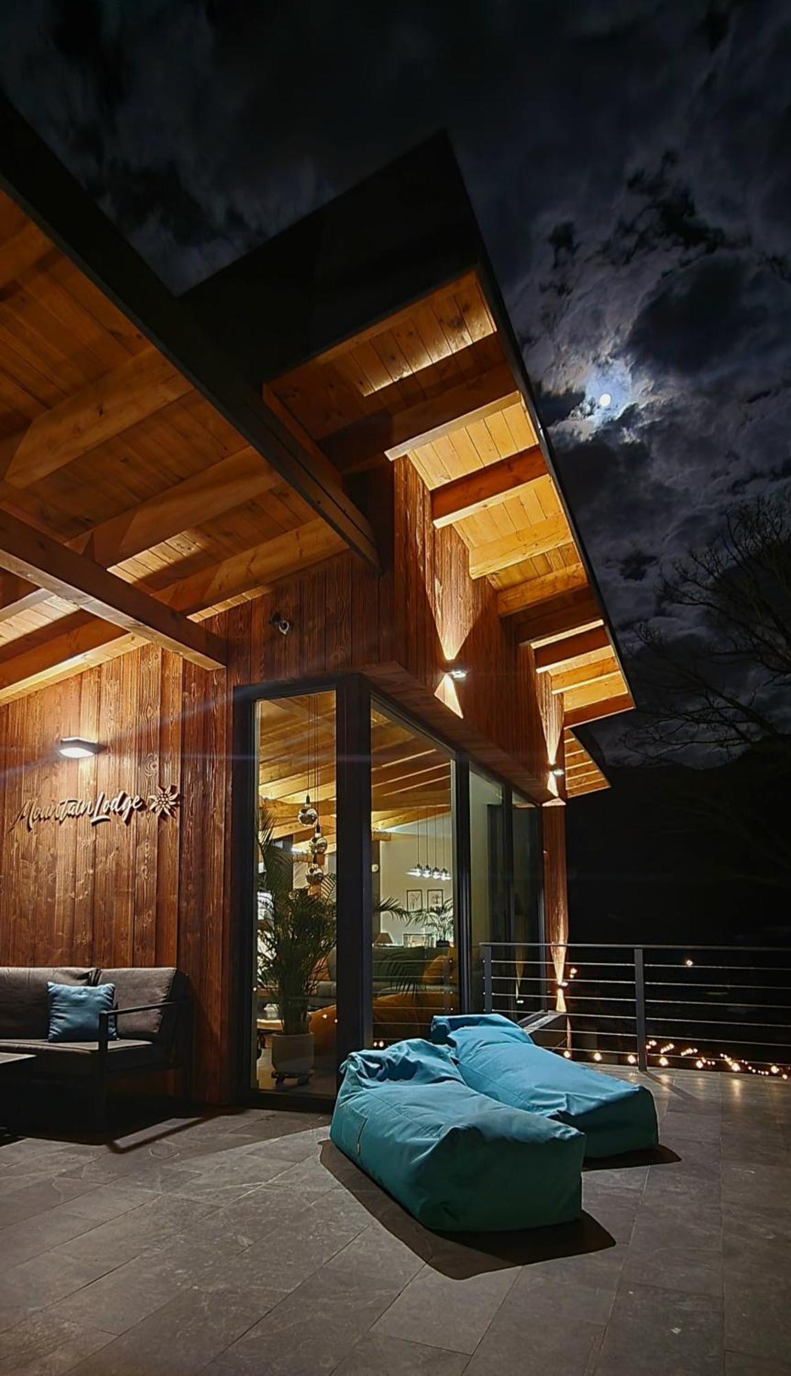 Mountain Lodge Rîşnov エクステリア 写真