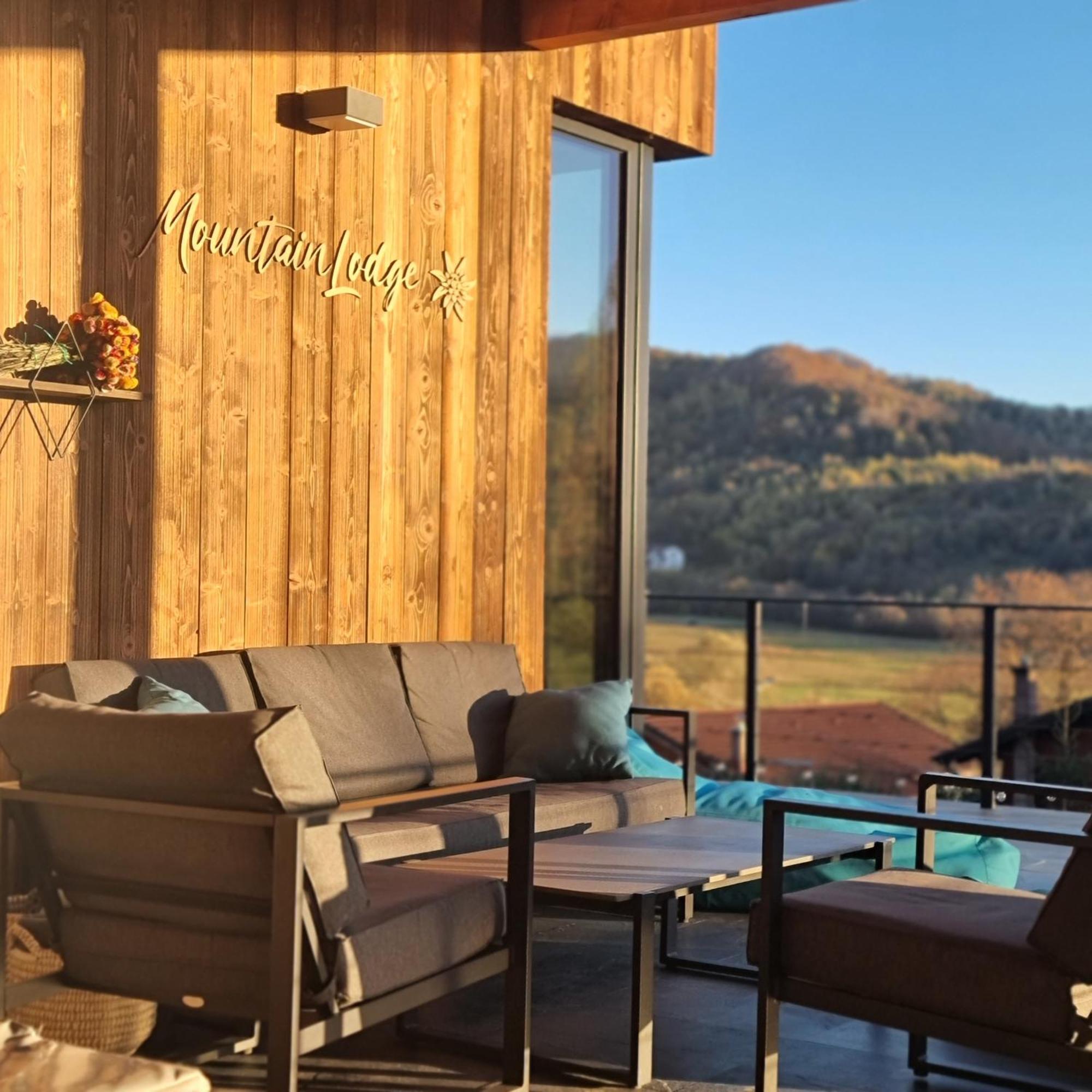 Mountain Lodge Rîşnov エクステリア 写真
